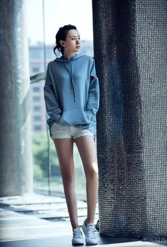 薛之谦前妻高磊鑫写真曝光 不仅人美还有逆天大长腿(图)