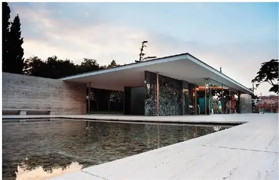 路德维希·密斯·凡德罗     巴塞罗那国际博览会德国馆(1983年