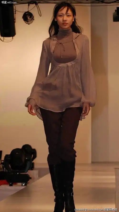 龙蕾写真图片-自制640x960壁纸.-明星写真馆n63.com