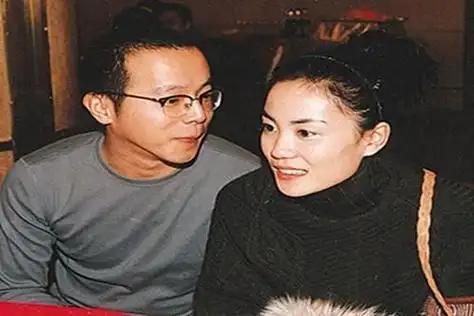 窦唯后来相继组建过多个乐队,但人们对于他音乐的关注,似乎远不如对他