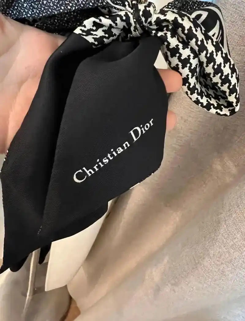 dior 蒙田30丝巾