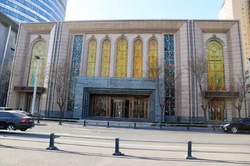 郑州皇家一号内部照片流出 落满灰尘仍显奢华