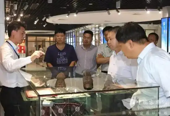 新疆巴音郭楞蒙古自治州领导莅临银隆新能源考察