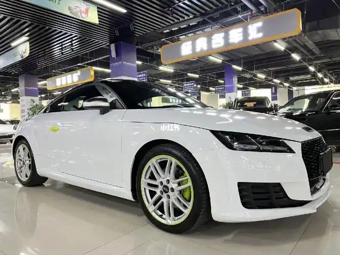 16年奥迪tt,2.0t两门四座.陆地小飞机!