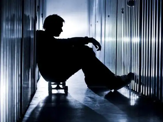 迷茫无助的图片(8)_唯美图片