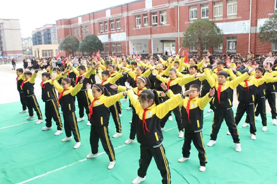 裕安区独山镇新开小学第二届冬季运动会圆满成功