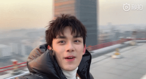 滴 你的冬日男票吴磊小可爱已经上线!