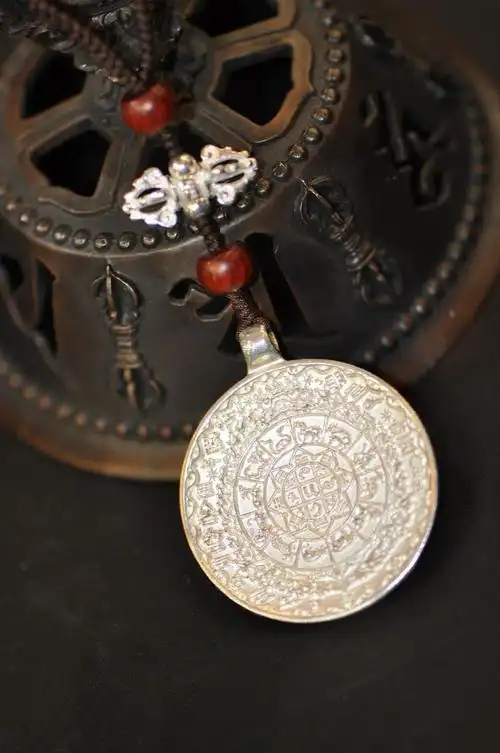 宝茄雷龙宝茄西藏佛教大昭寺足银九宫八卦牌吊坠男女式腰牌包挂项链