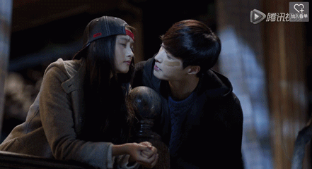 好先生gif彭佳禾gif小蔡gif关晓彤gif张艺兴gif亲吻未遂gif看星星gif