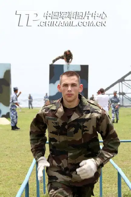 法海军陆战队员挑战中国陆战队特种训练场(图)