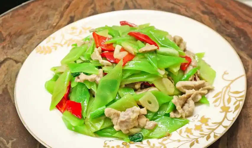 二,【莴笋炒肉片】5.