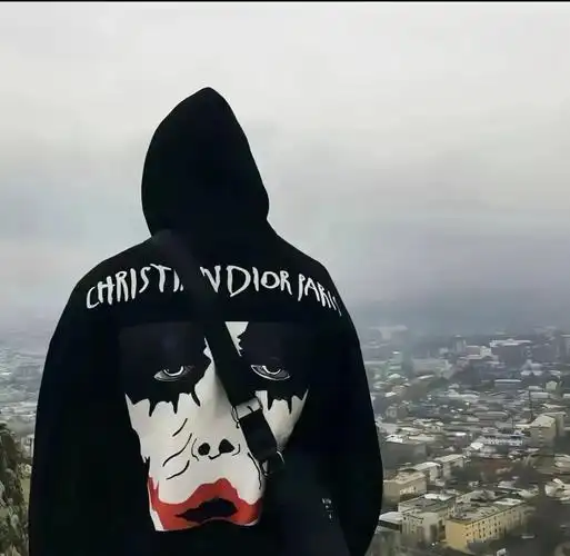 男生头像设计:展现成熟稳重气质的微信头像选择