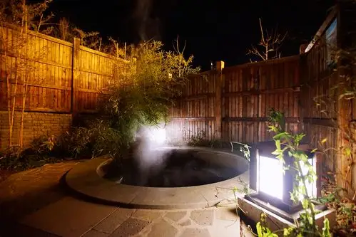 环境好水温高 昔日帝王之选的遵化汤泉 今日你会约着谁同去泡汤?_温泉