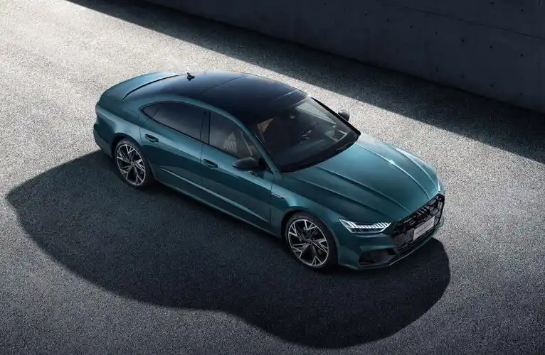 新款上汽奥迪a7l亮相预计为55tfsi高功率版本运动感很强