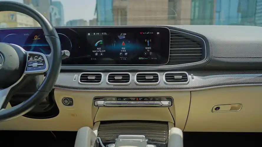 颜值最高的奔驰suv花一百万买它究竟值不值