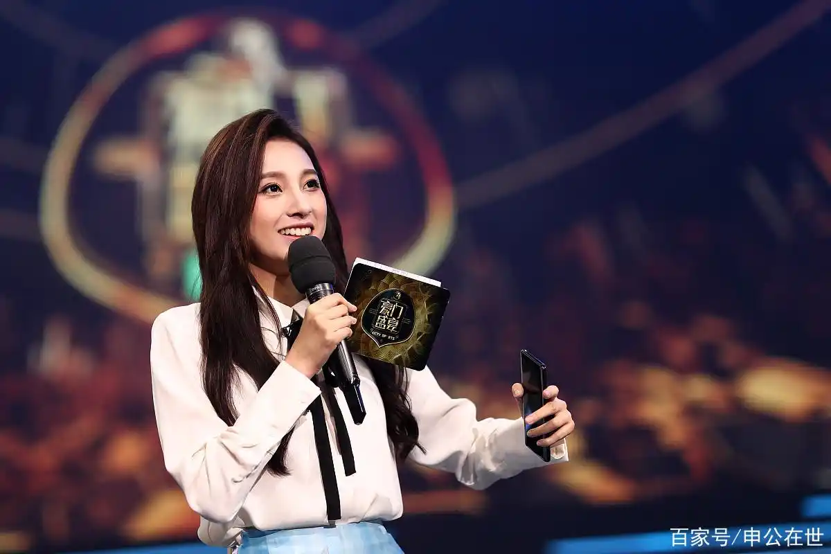 美女主持人马凡舒,有多少人因为她开始关注天下足球呢