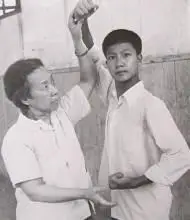 p>陈素真(1918年4月30日-1994年3月29日),女,乳名:佩玉,原名:王若瑜.