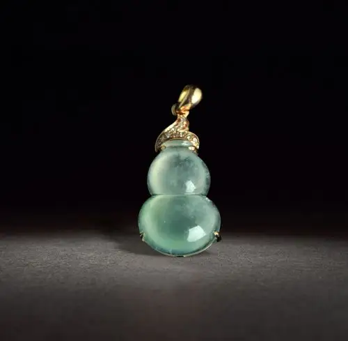 18k金镶嵌葫芦型挂坠