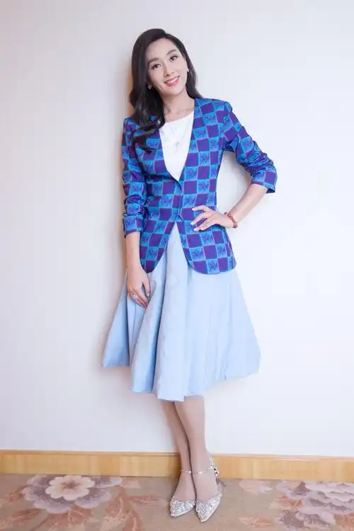 look杨恭如现在流行这么穿