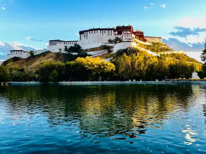 布达拉宫布达拉宫多个角度不用的风景