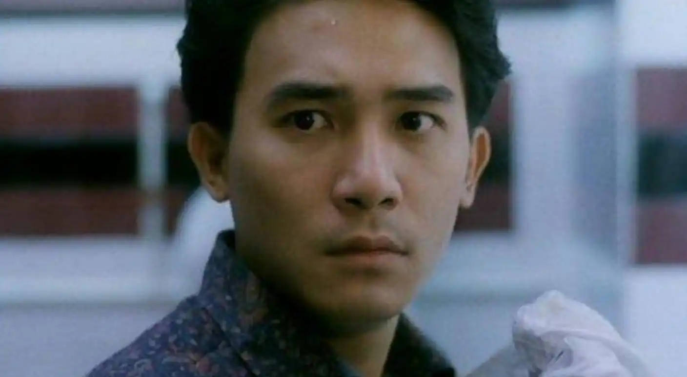 原创喋血街头梁朝伟没带走袁洁莹并非剧情漏洞甄楚倩就是证据