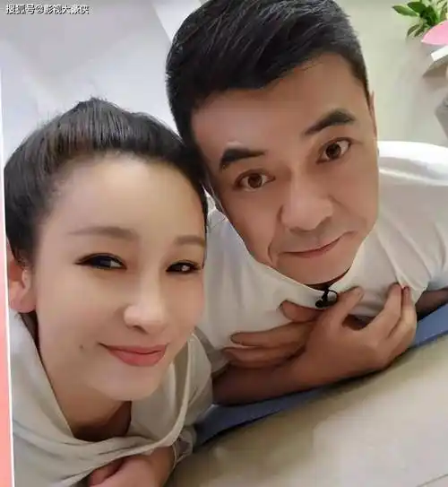 唐静:前夫和秦海璐结婚后,独自陪儿子长大,如今的选择令人泪目