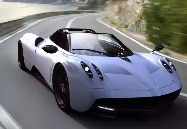 剪刀门敞篷风神,帕加尼huayra roadster即将来袭!