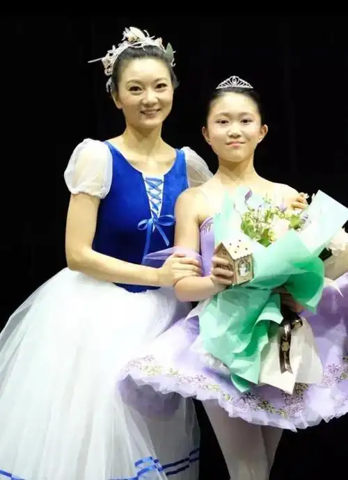 陈婷个人资料39岁陈婷走红毯不输奚梦瑶