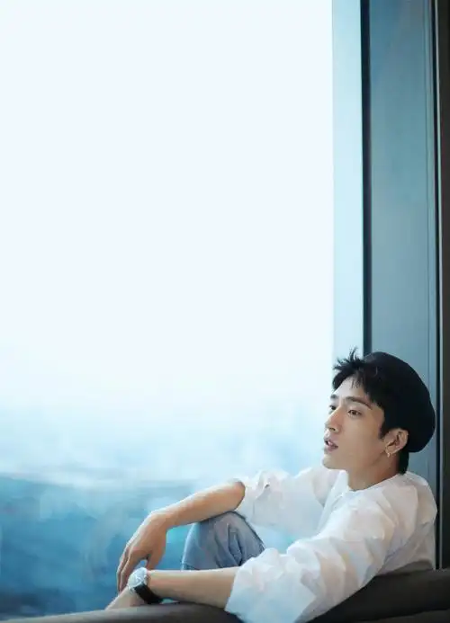 井柏然写真清新文艺 尽享温柔时光展轻熟男魅力_照片