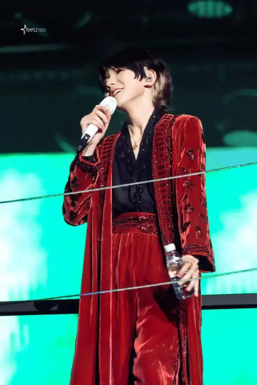 进王源客厅先指纹解锁