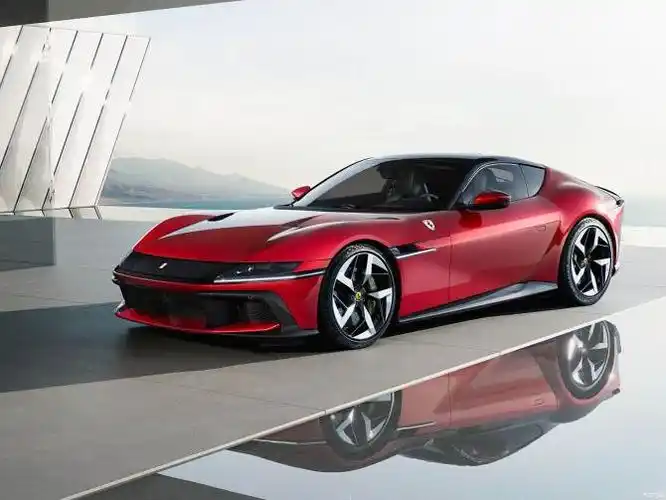 styling centre)进行打造,与法拉利812 competizione等跑车的雕塑美学