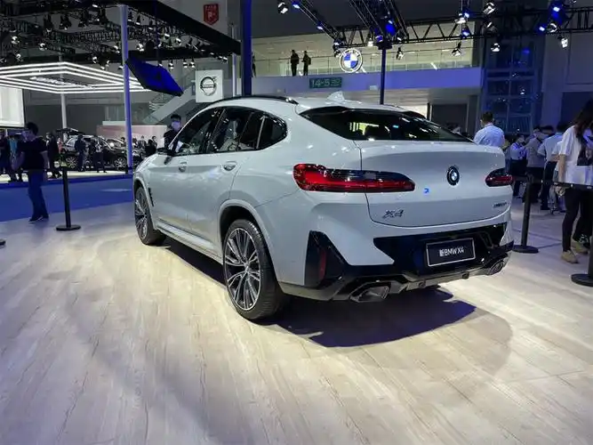 2021成都车展新款宝马x4实拍中期改款有啥变化