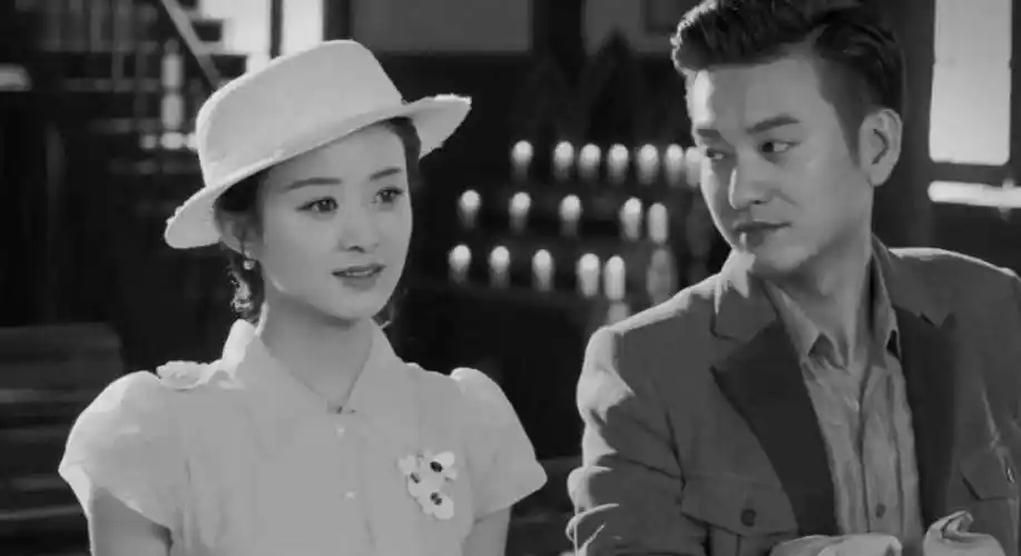 赵丽颖为袁文康新电影《追月》加油,网友:愿两人友谊长存!