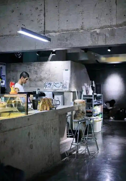 除了hg-one的手摇磨豆机和lamarzocco strada的咖啡机,更配备了专业的