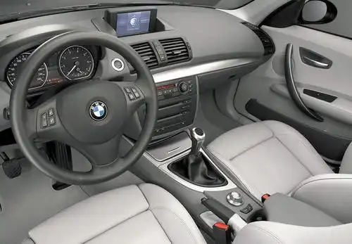 评测宝马120i手动挡动力及性能怎么样是否值得入手