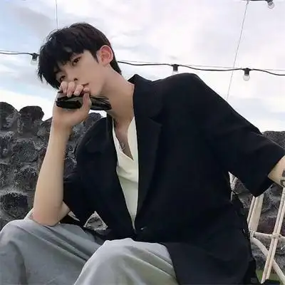 头像超拽霸气社会哥一看就比较牛的qq头像男生帅气超拽冷酷黑白qq头像