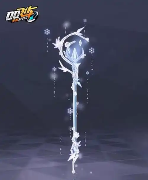 挥杖之间,雪花飘洒,凛冬将至,再顽强的树木也会被无情地覆罩在钻石般