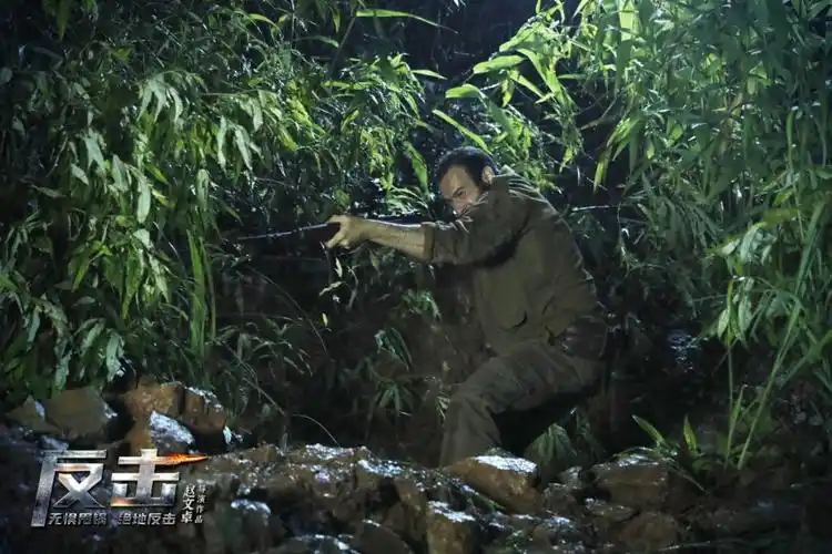 赵文卓首部导演电影反击高燃预告来袭