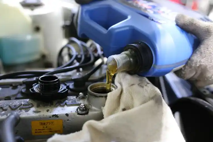 汽车保养后换下来的机油,是怎么处理的呢?都干什么用了?