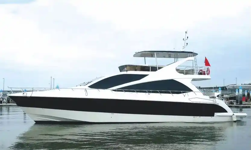 海南临高海荃新能源游艇有限公司三艘主打游艇亮相消博会游艇展