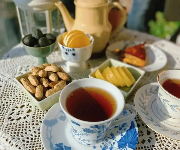 午后暖暖的阳台下午茶