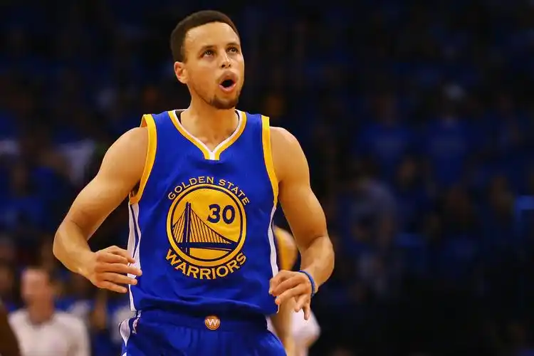 客场王!库里每轮季后赛总偷分 1规律勇士12胜0负