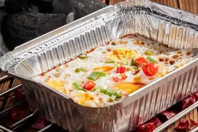 特色小吃锡纸烤笨鸡蛋