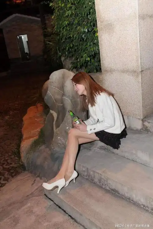 ktv中的陪酒女郎包房龌龊图,做这一行需要付出什么代价?