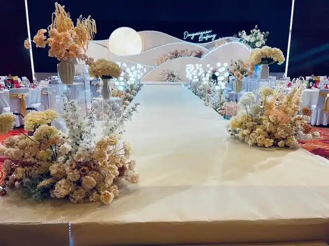 婚礼现场实拍图,这样的布置简单大气又好看[礼花][礼花]