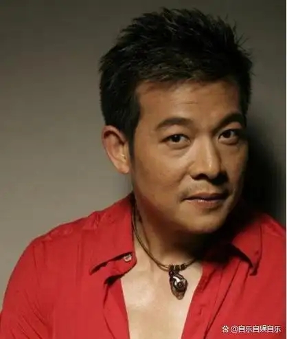 "坏人专业户"私下是好老公 吴毅将晒和妻子恩爱照片