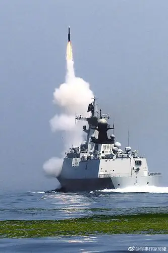 重生之首长的小媳妇 无耻老板半夜逼我回办公室加班