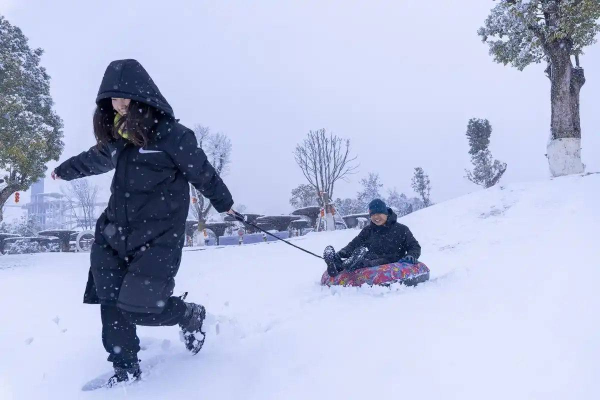 登高,赏花,打雪仗……来解锁虎年的n种"赏雪姿势"