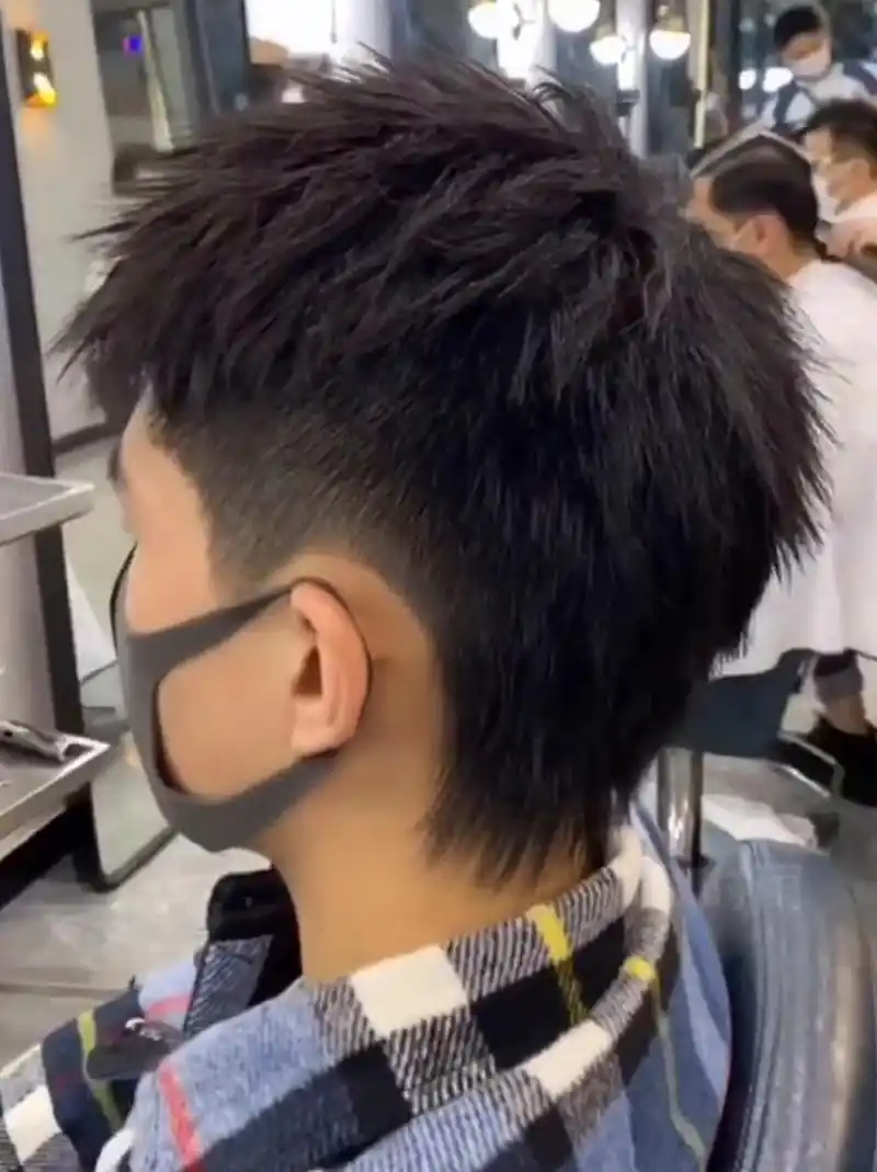 夏季发型首选|男士小鲻鱼头狼尾发型 上海剪发日系发型|鲻鱼头狼尾