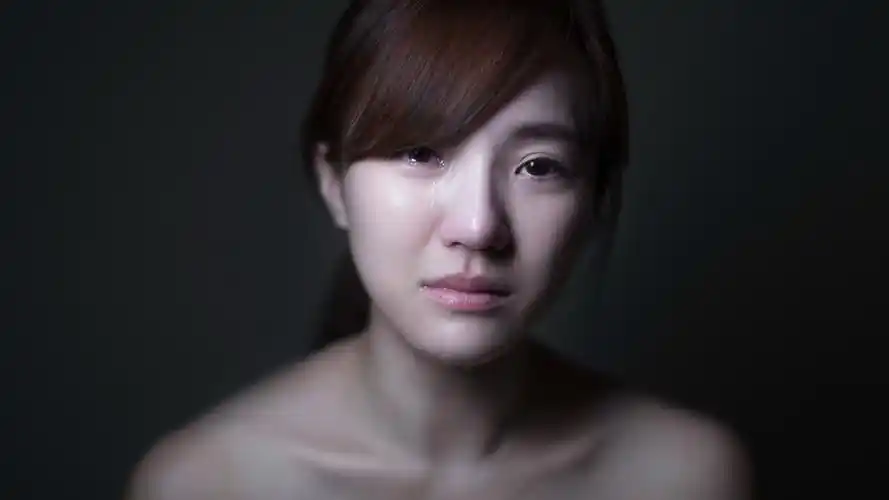 徐圣渊《哭泣女孩》一,图片大全,高清,图库-回车桌面